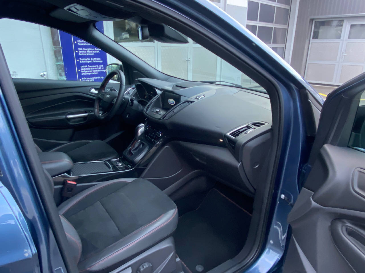 FORD Kuga 2.0 TDCi 150 ST-Line FPS-image-10