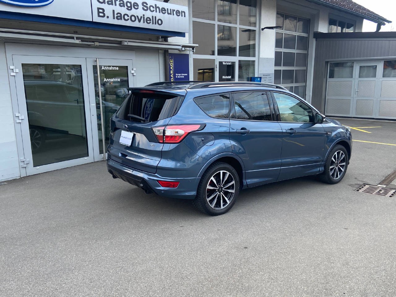 FORD Kuga 2.0 TDCi 150 ST-Line FPS-image-4