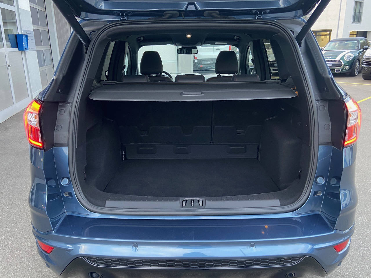 FORD Kuga 2.0 TDCi 150 ST-Line FPS-image-8