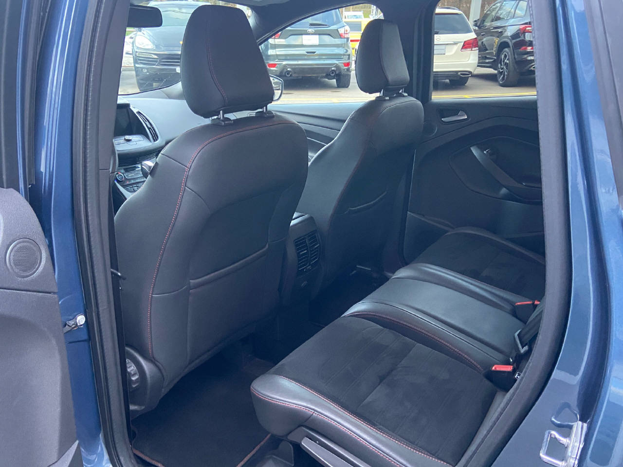 FORD Kuga 2.0 TDCi 150 ST-Line FPS-image-7