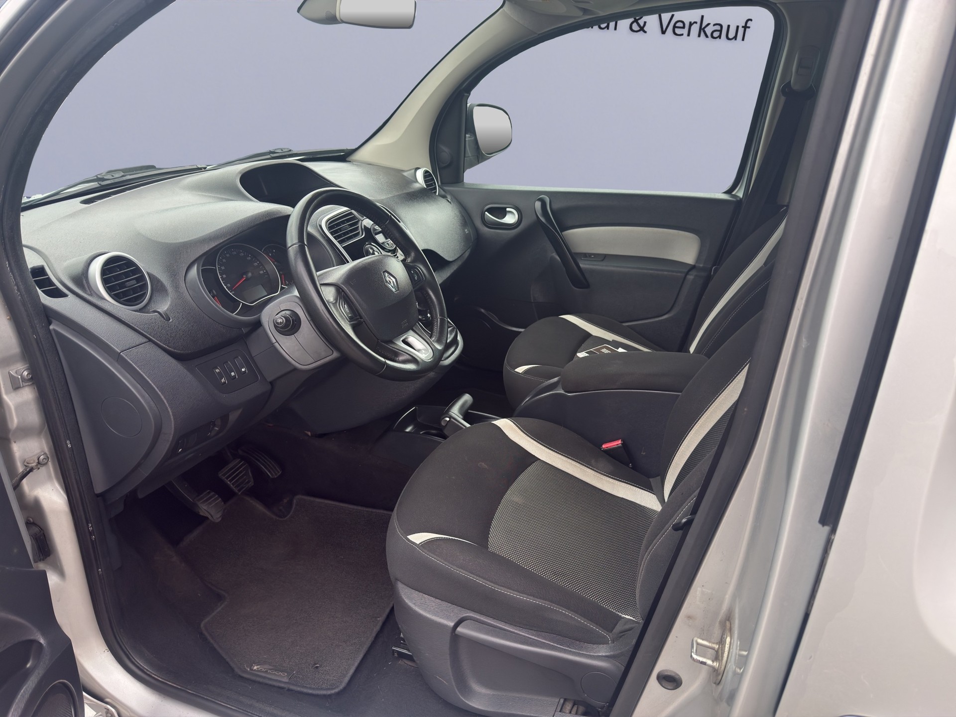 RENAULT Kangoo 1.2 16V Turbo Authentique-image-11
