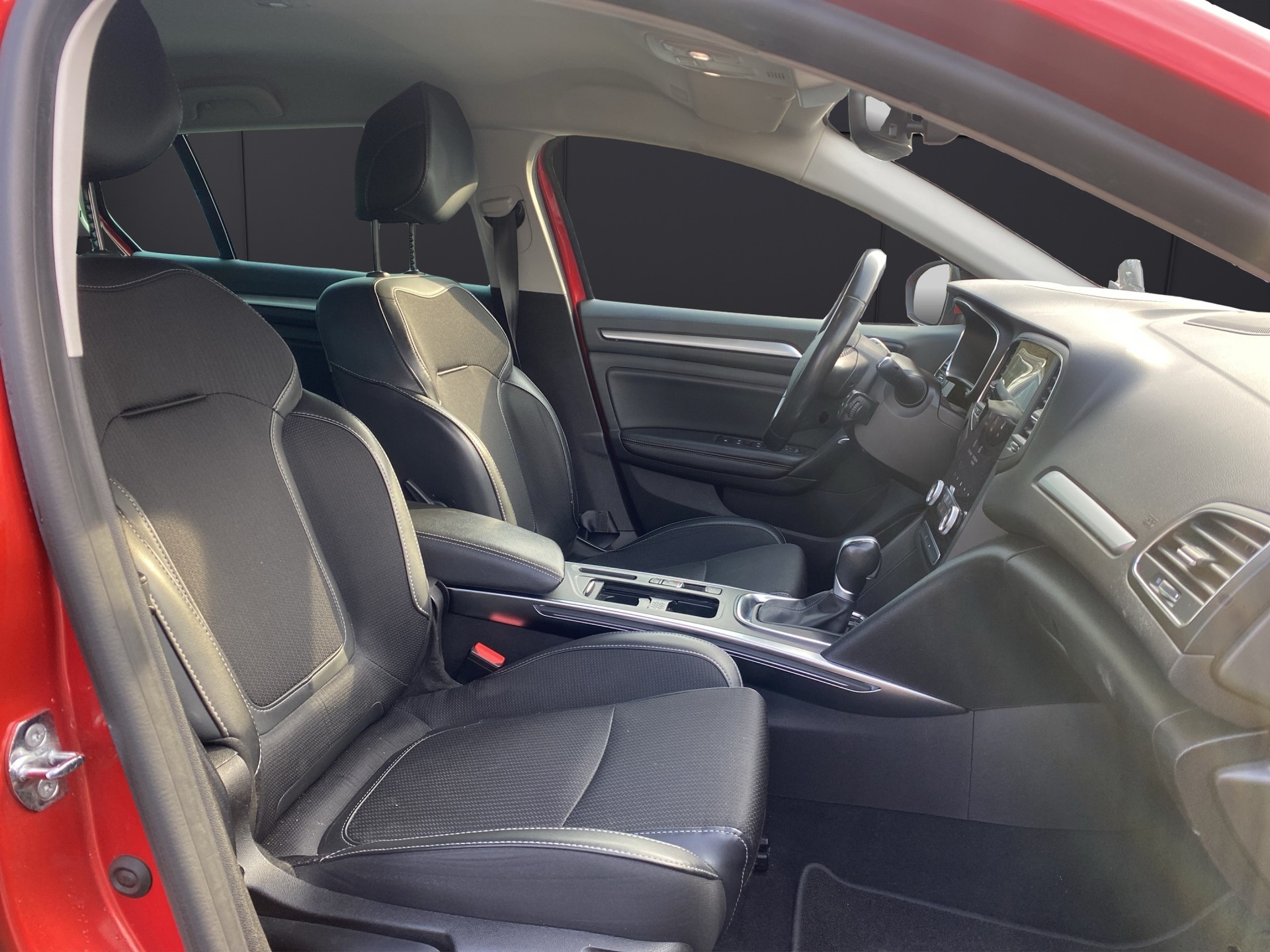 RENAULT Mégane Grandtour 1.5 dCi GT Line EDC-image-14