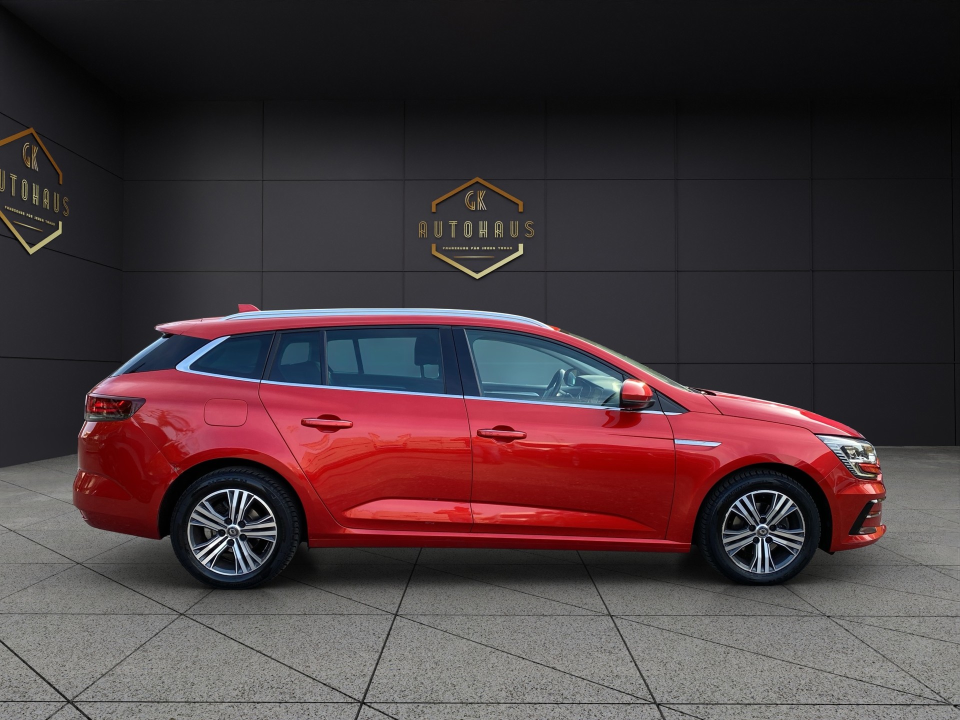 RENAULT Mégane Grandtour 1.5 dCi GT Line EDC-image-6