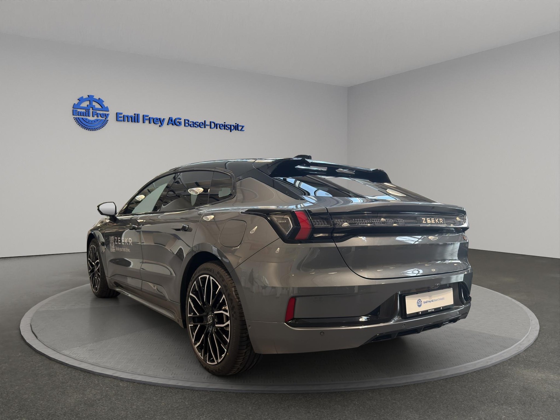 ZEEKR 001 Privilege AWD-showroom-element-1