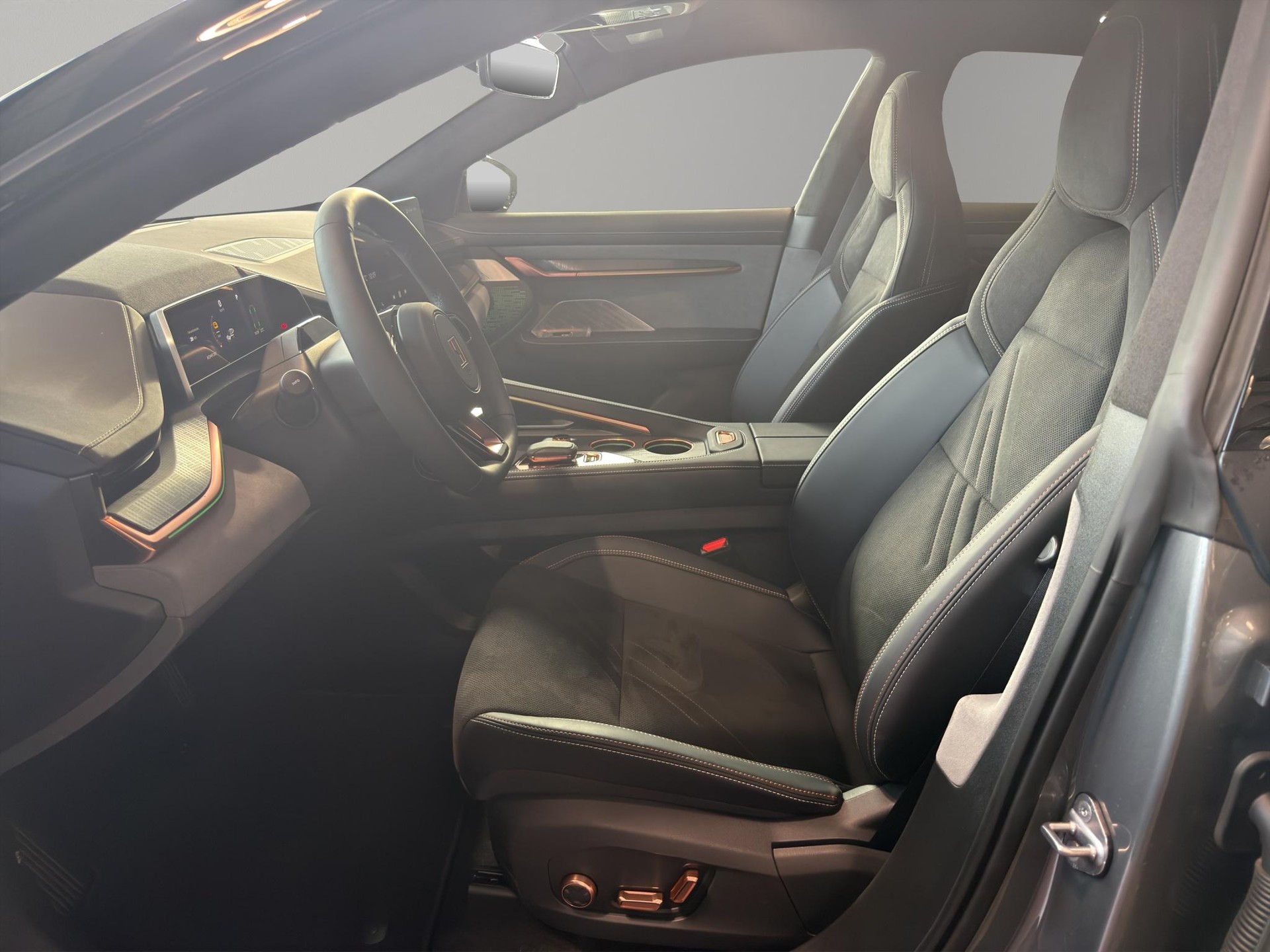 ZEEKR 001 Privilege AWD-showroom-element-3