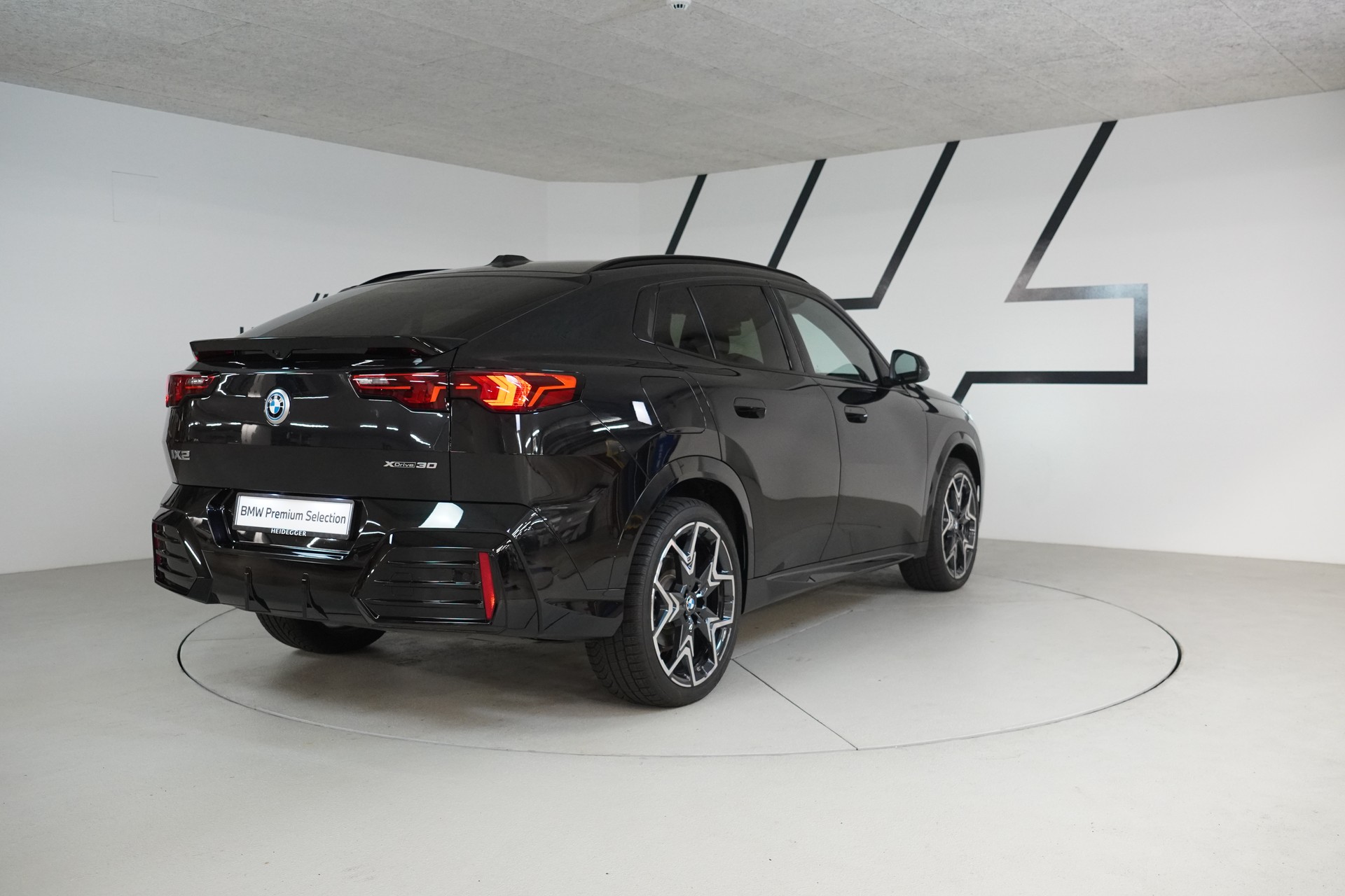 BMW iX2 xDrive 30 M Sport-image-7