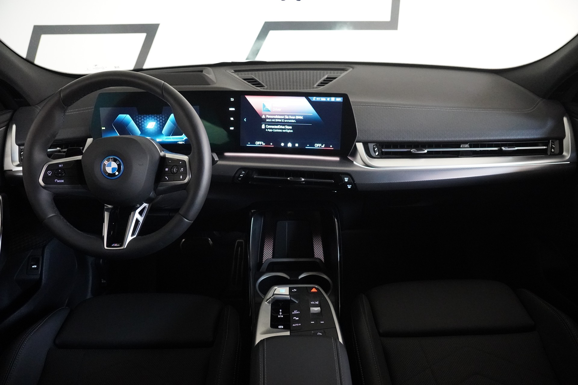 BMW iX2 xDrive 30 M Sport-image-18