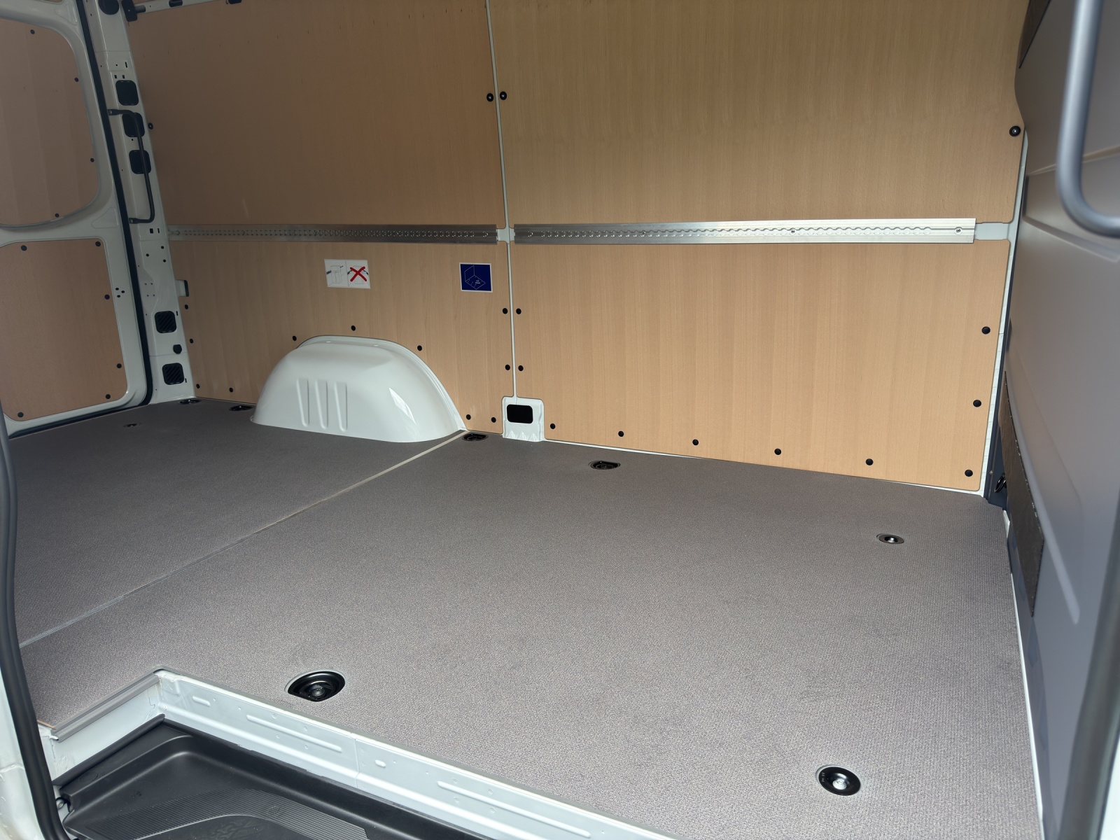 MERCEDES-BENZ Sprinter 317 CDI Standard 9G-TRONIC-image-12