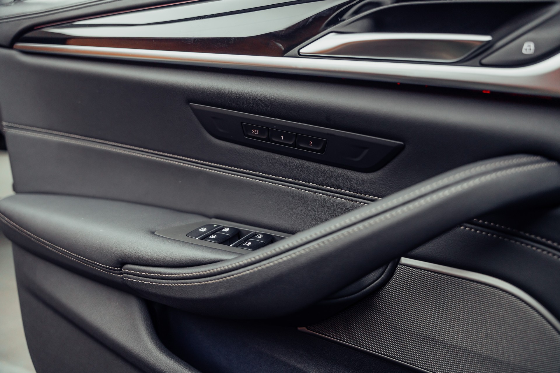 BMW-ALPINA D5 S Touring xDrive Switch-Tronic-image-16
