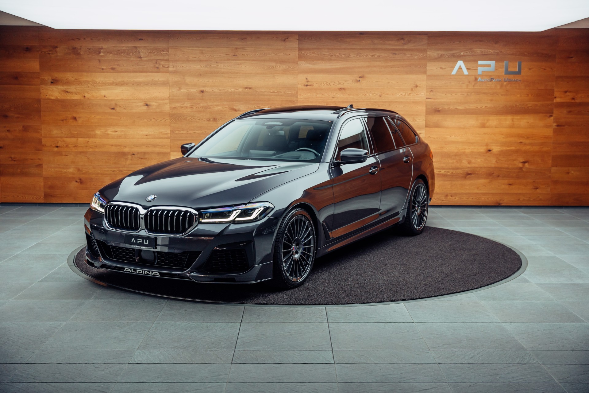 BMW-ALPINA D5 S Touring xDrive Switch-Tronic-showroom-element-3
