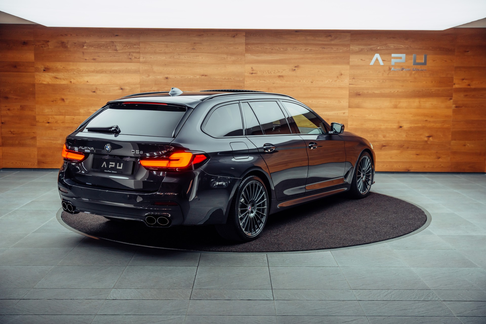 BMW-ALPINA D5 S Touring xDrive Switch-Tronic-showroom-element-1