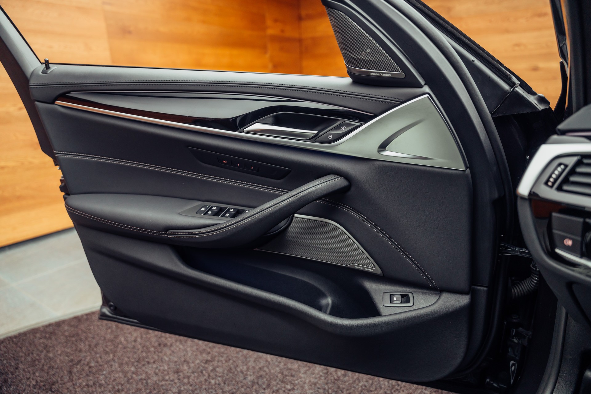 BMW-ALPINA D5 S Touring xDrive Switch-Tronic-image-18