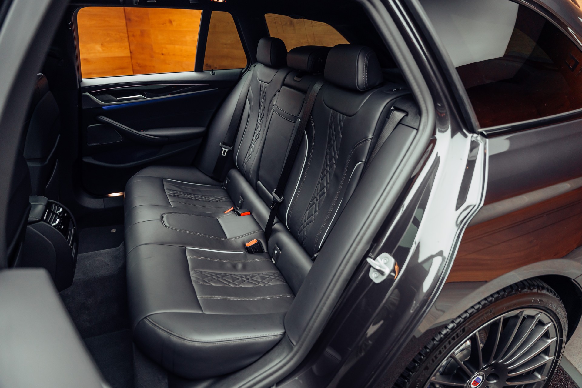 BMW-ALPINA D5 S Touring xDrive Switch-Tronic-image-9