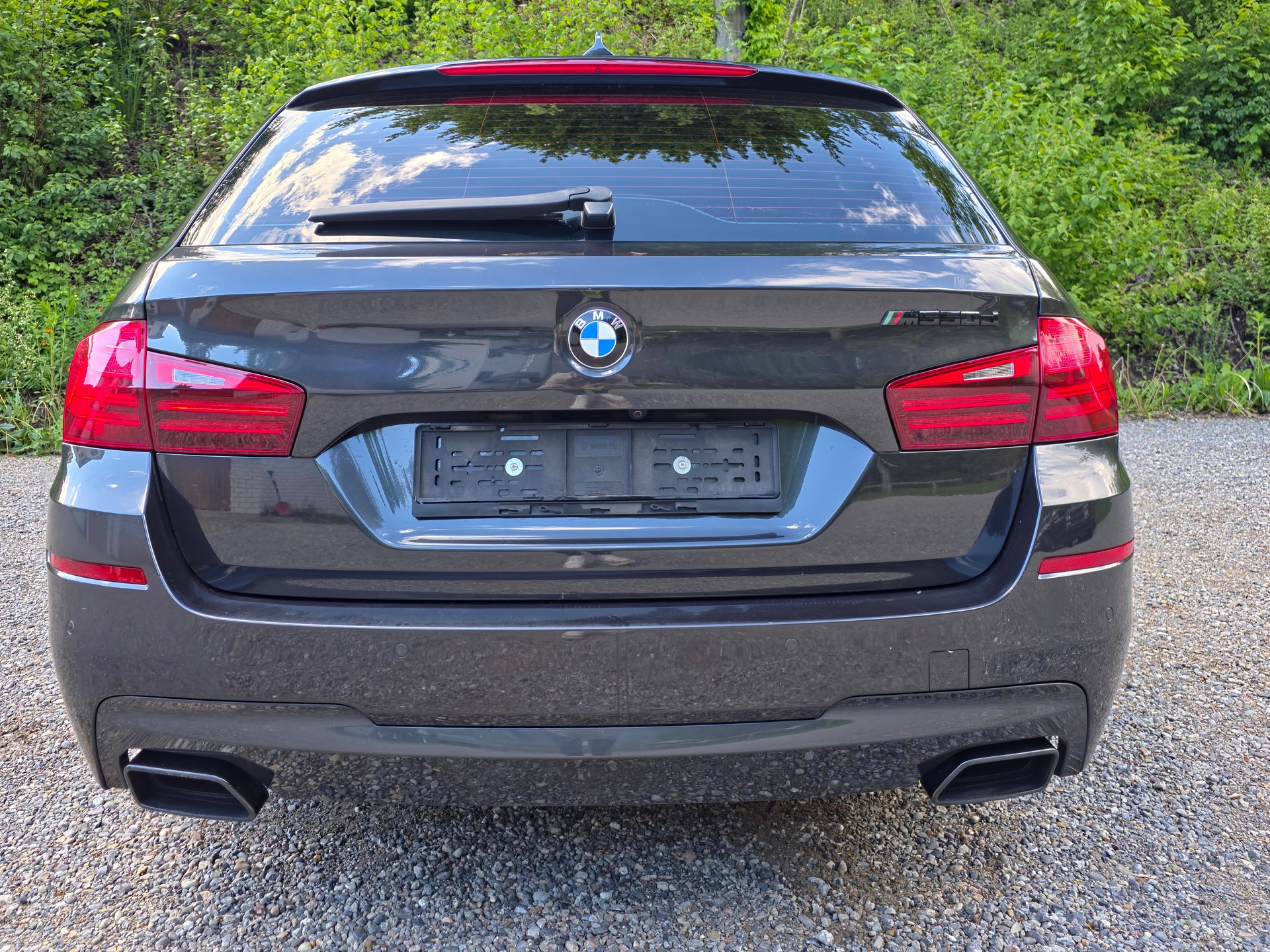 BMW M550d Touring xDrive Steptronic-showroom-element-2
