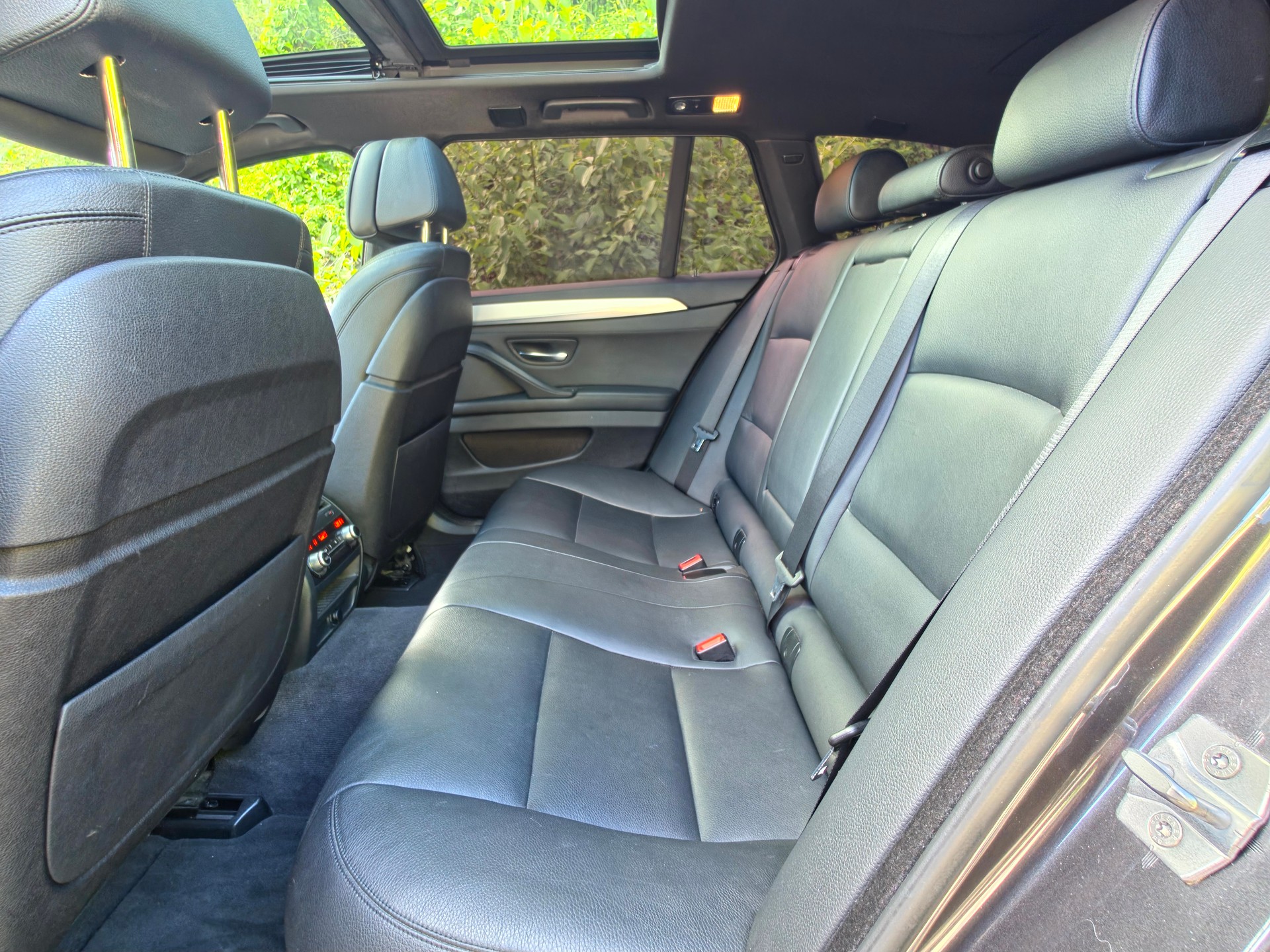 BMW M550d Touring xDrive Steptronic-image-8