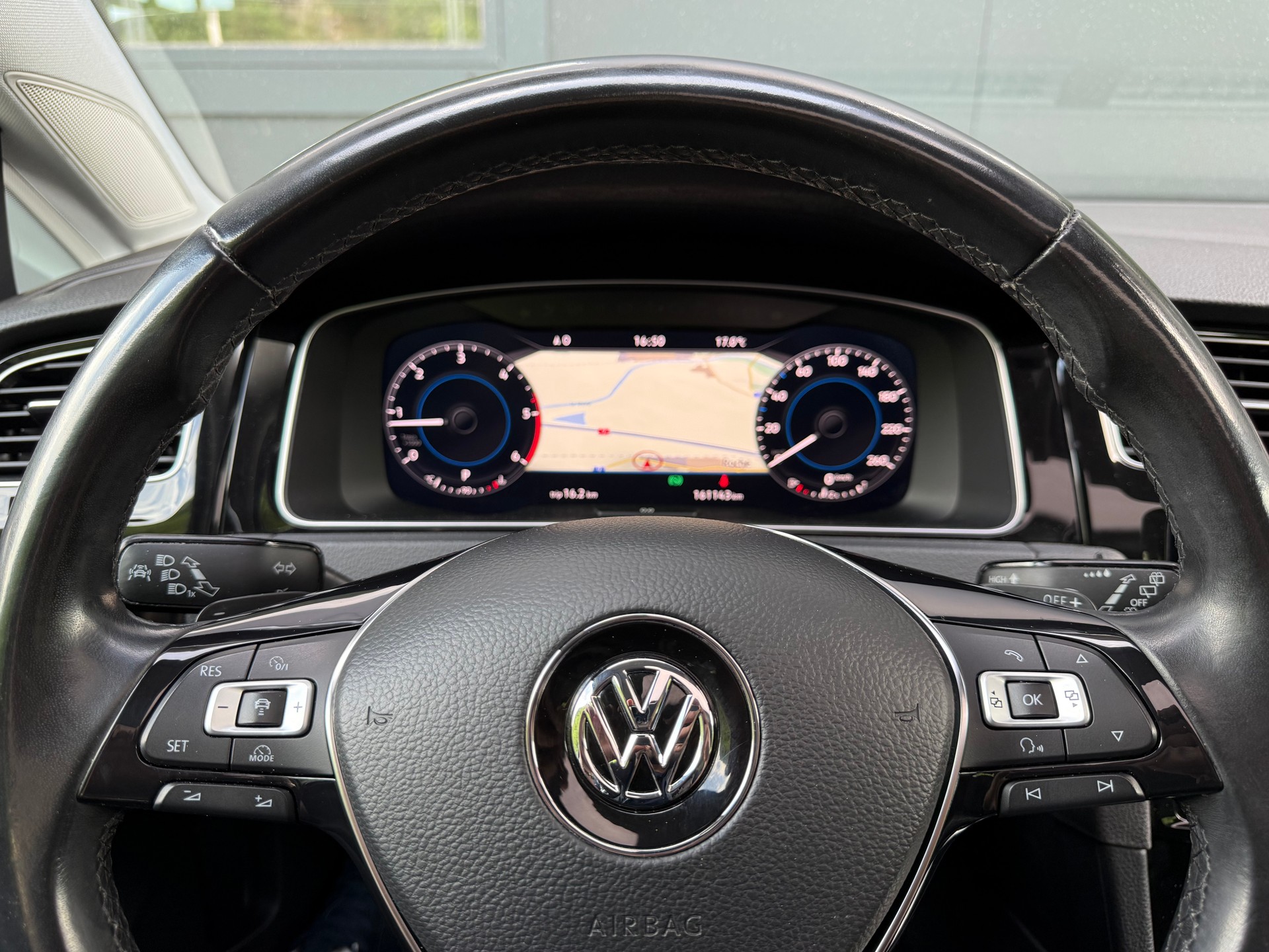 VW Golf 2.0 TDI Highline 4Motion DSG-image-9