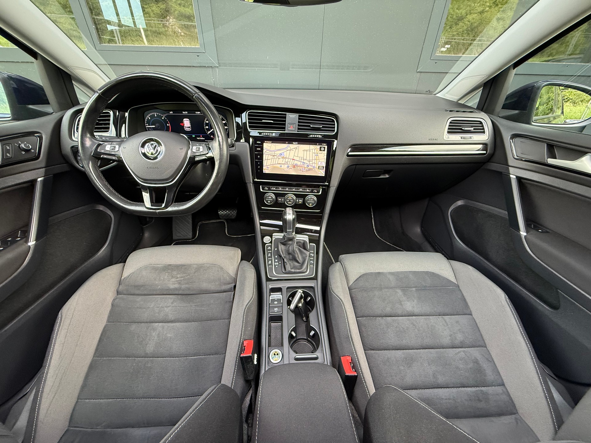 VW Golf 2.0 TDI Highline 4Motion DSG-image-13