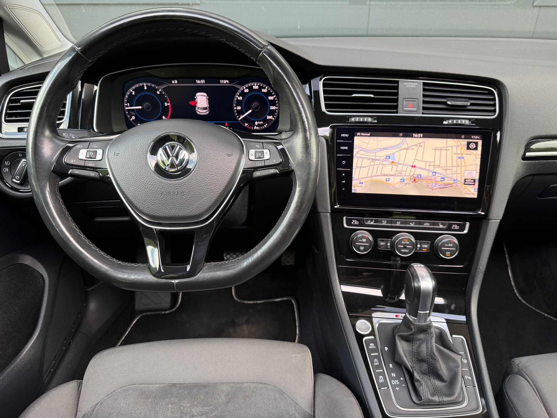 VW Golf 2.0 TDI Highline 4Motion DSG-image-11