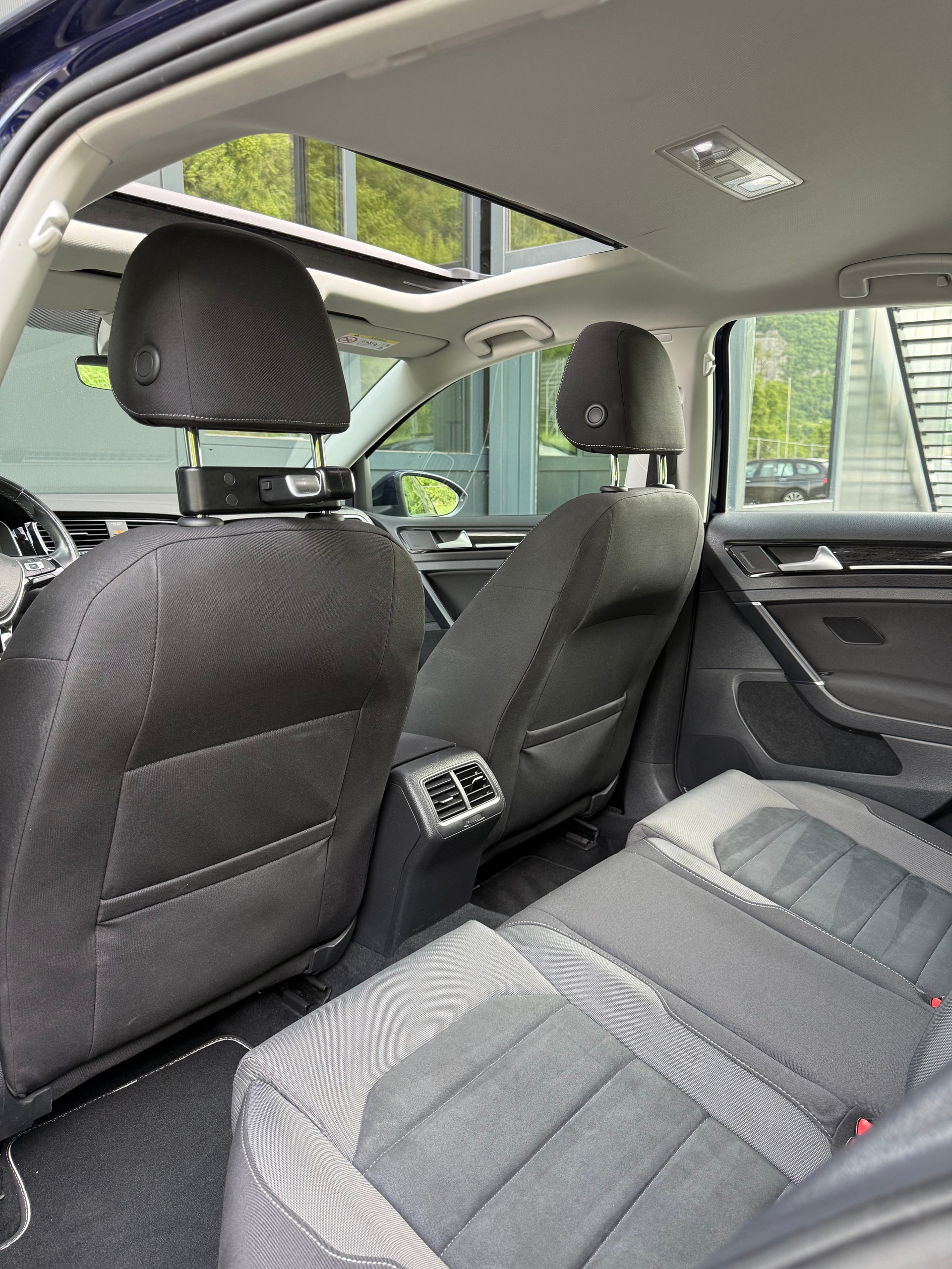 VW Golf 2.0 TDI Highline 4Motion DSG-image-12