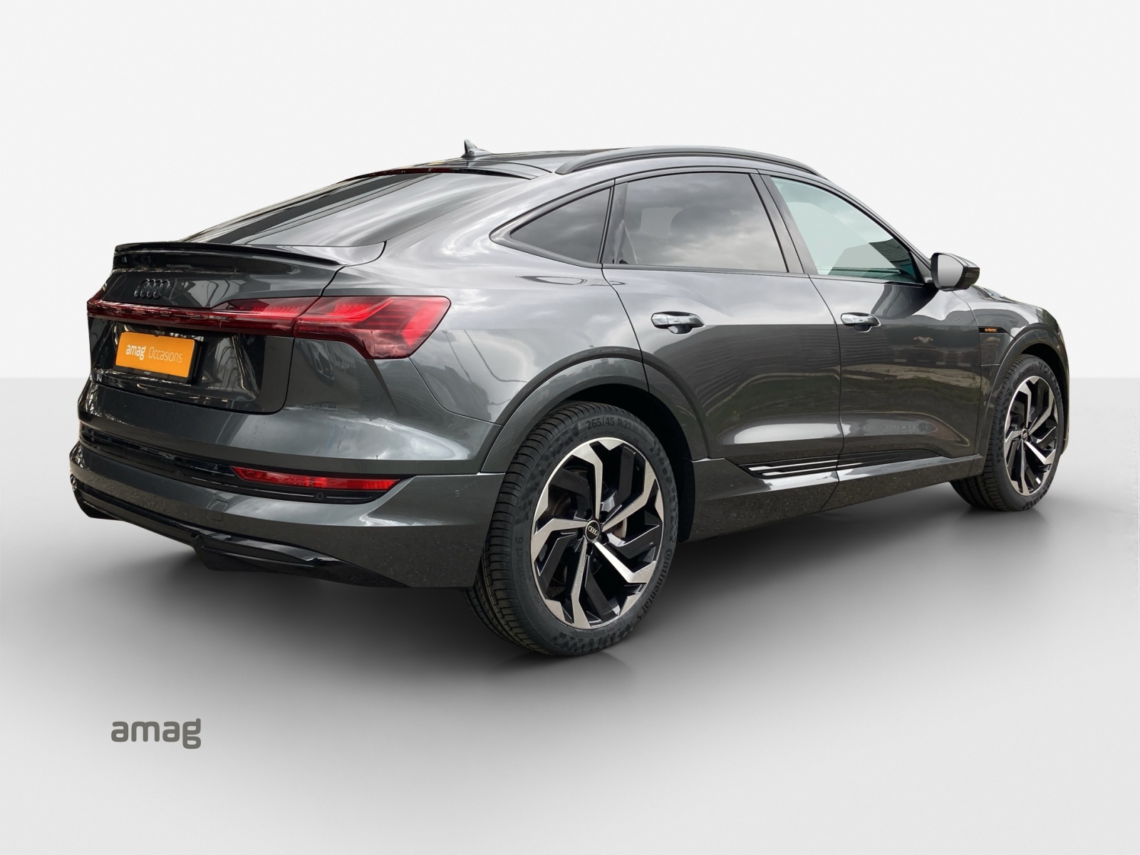 AUDI e-tron 55 Sportback S Line quattro-image-4