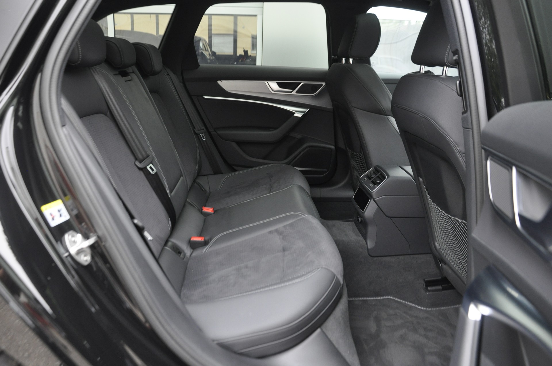 AUDI A6 Avant 55 TFSI S line quattro S-tronic I Anhängerkupplung-image-8