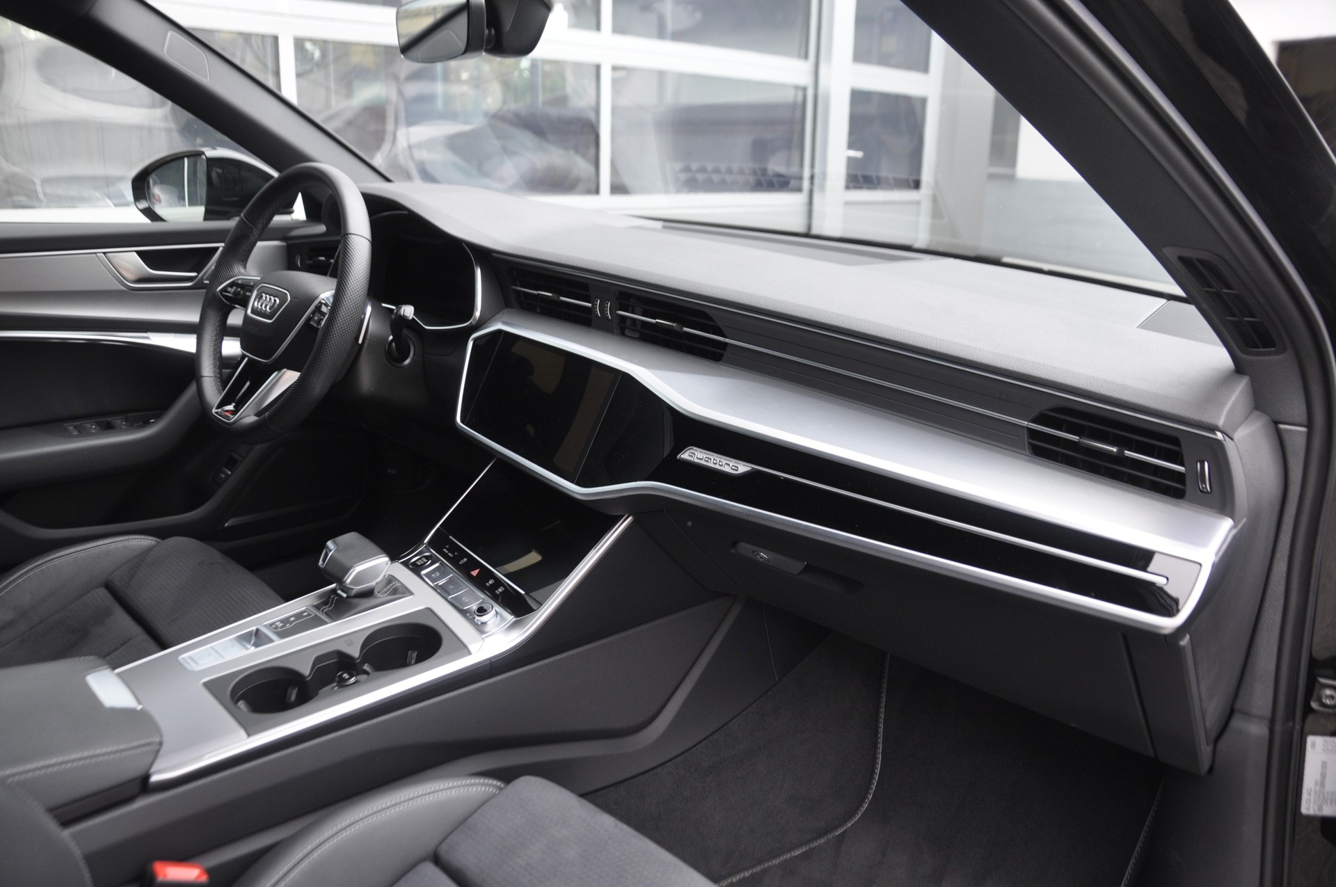 AUDI A6 Avant 55 TFSI S line quattro S-tronic I Anhängerkupplung-image-7