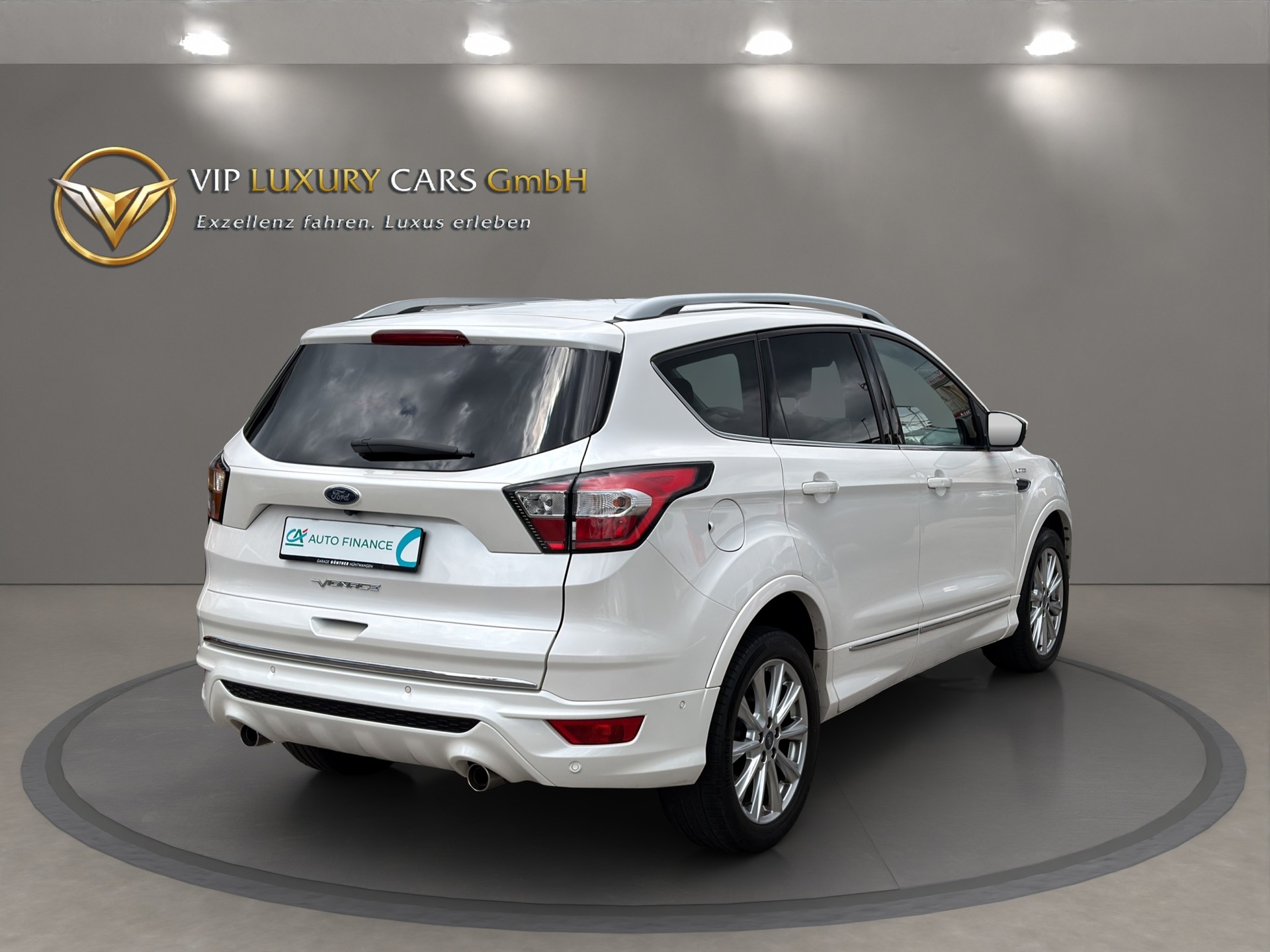 FORD Kuga 2.0 TDCi Vignale 4WD PowerShift-image-4