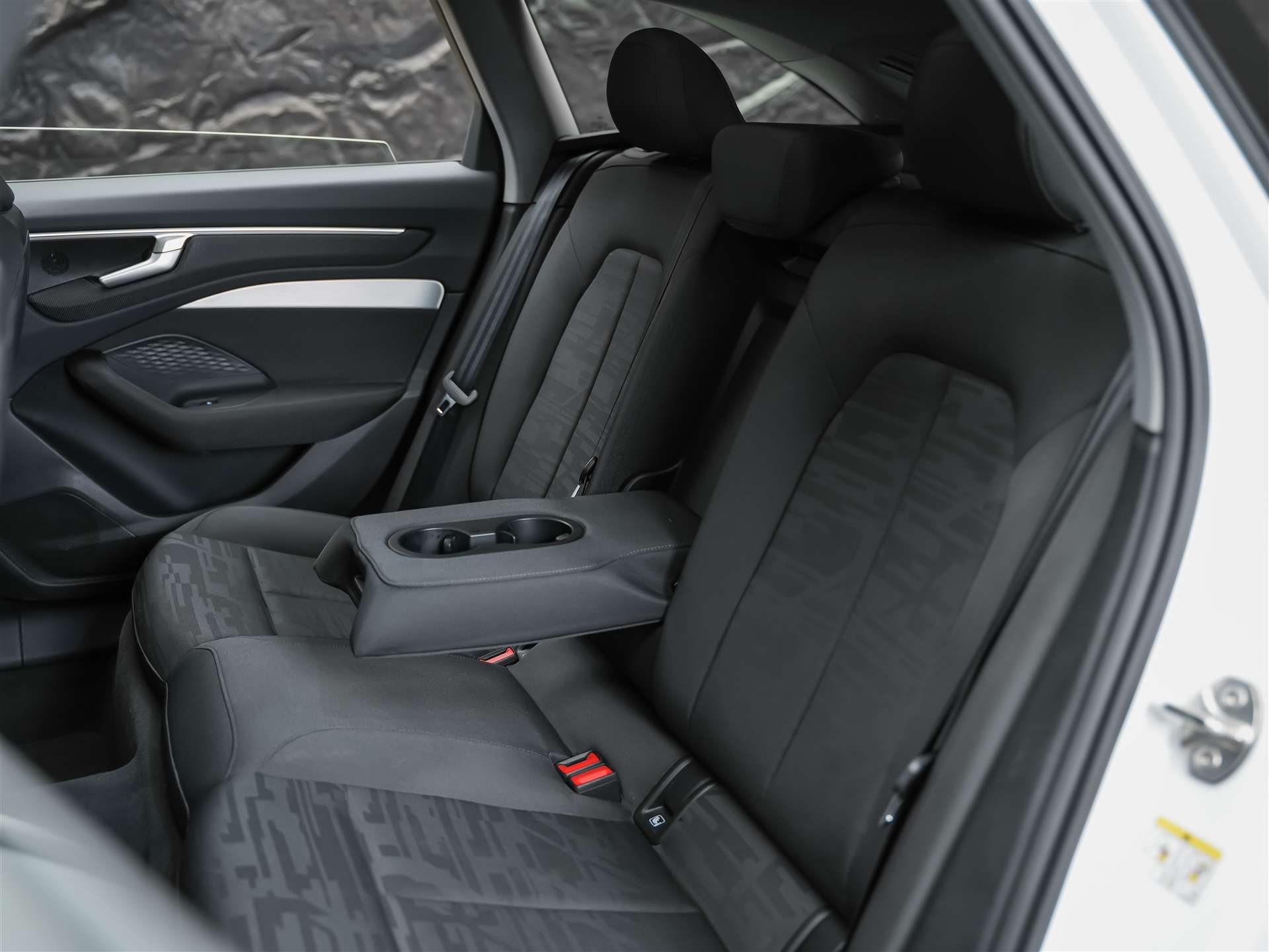 AUDI A6 Avant 2.0 TDI quattro S-Tronic *21 Zoll*Panorama*360° Kamera*Matrix LED*-image-14