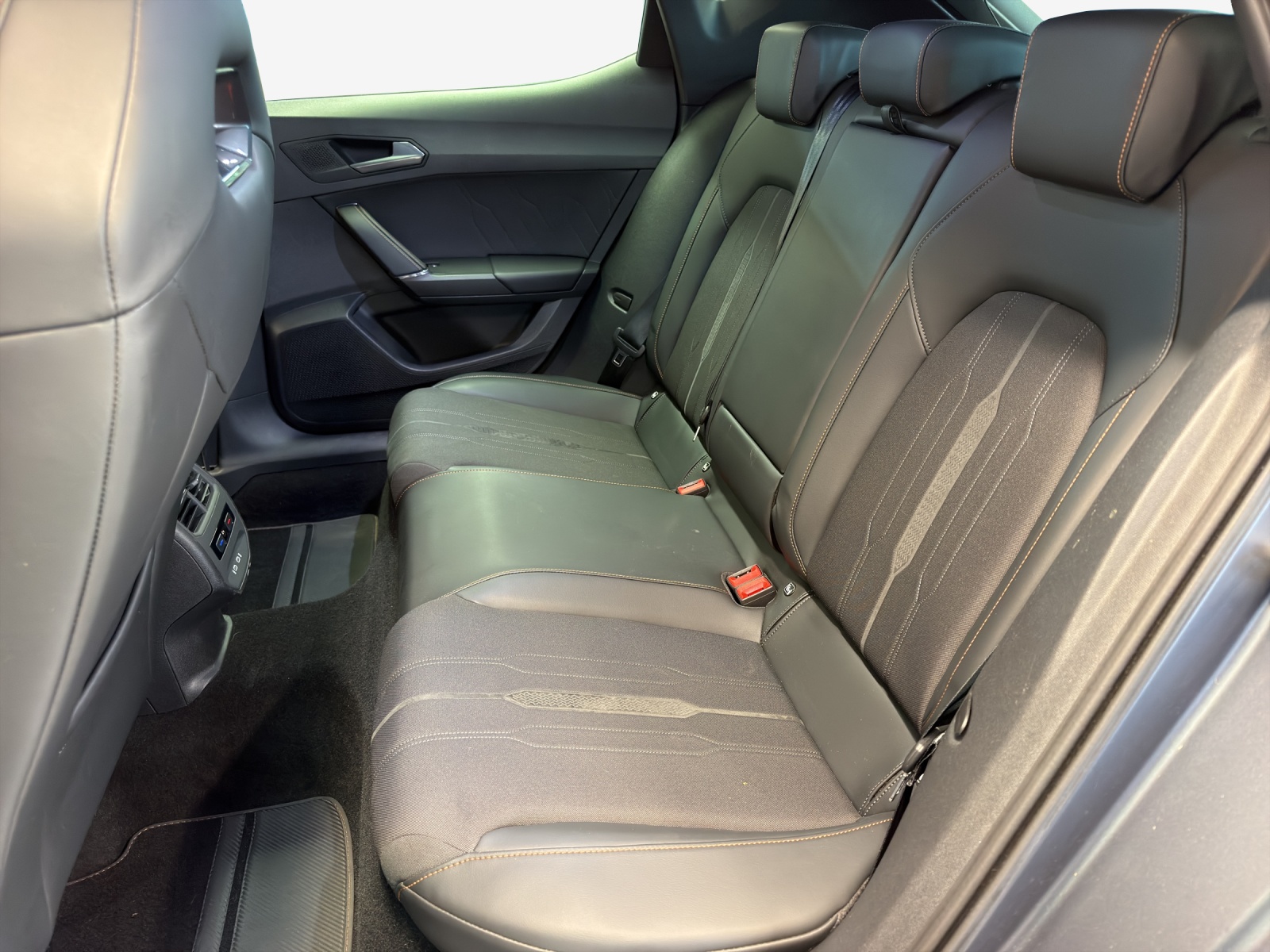 CUPRA LEON 1.4 e-HYBRID pHEV DSG-image-11
