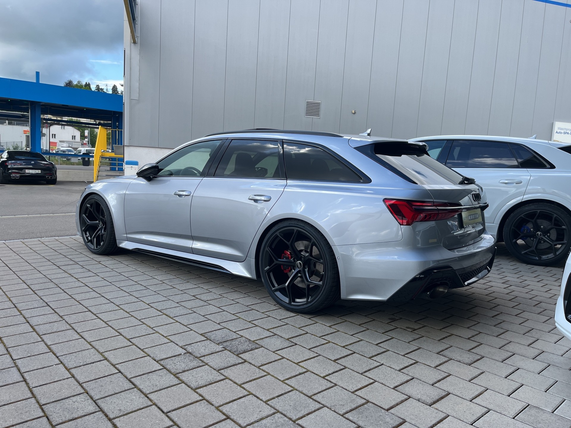AUDI RS6 Avant 4.0 TFSI V8 Performance qu. *B&O Adv (3D) Sound, Panoramadach, AHK, KW Fahrwerk, (5-Jahre Garantie)*-image-30