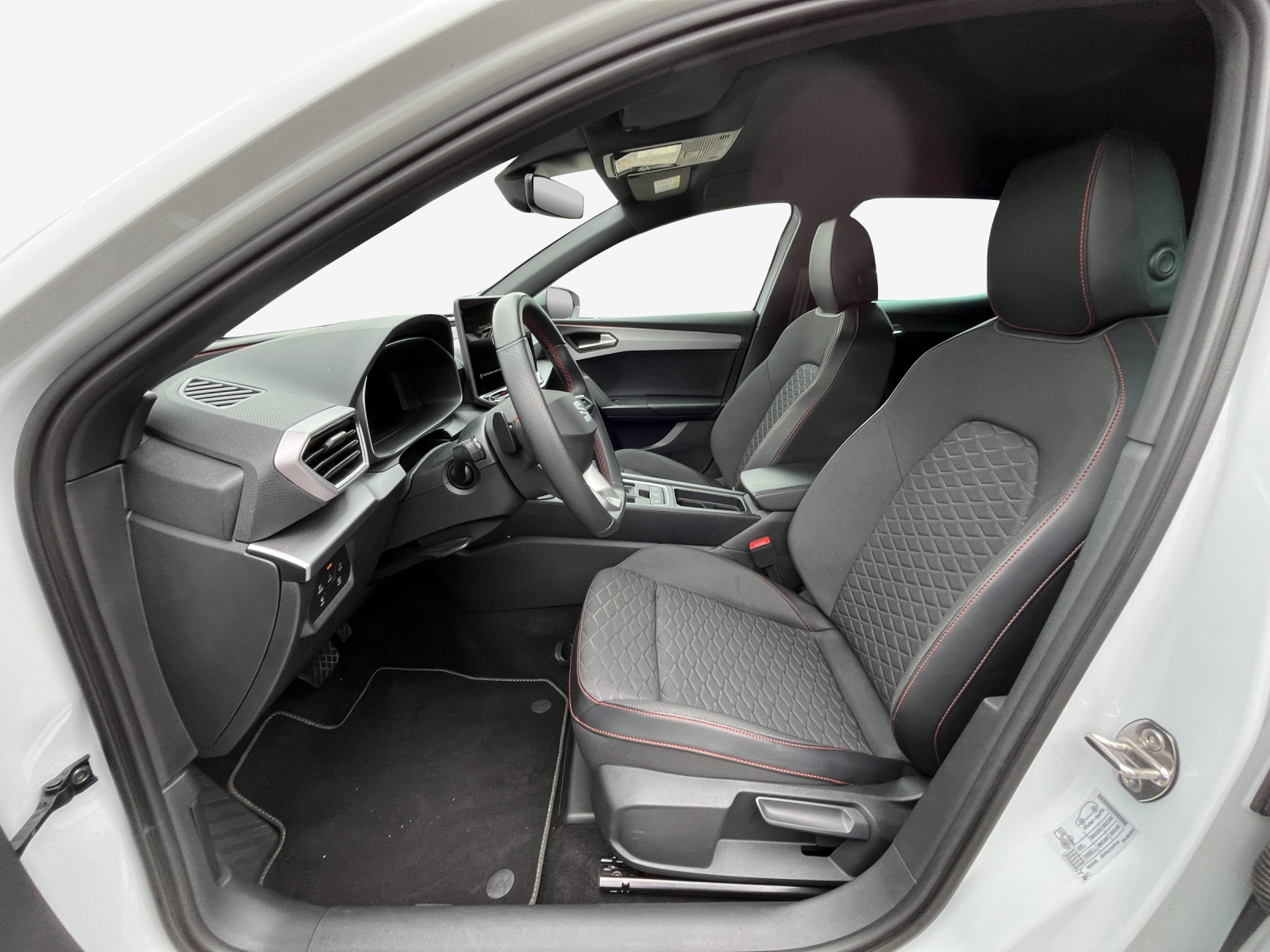 SEAT Leon 1.5 eTSI mHEV DSG FR-image-13