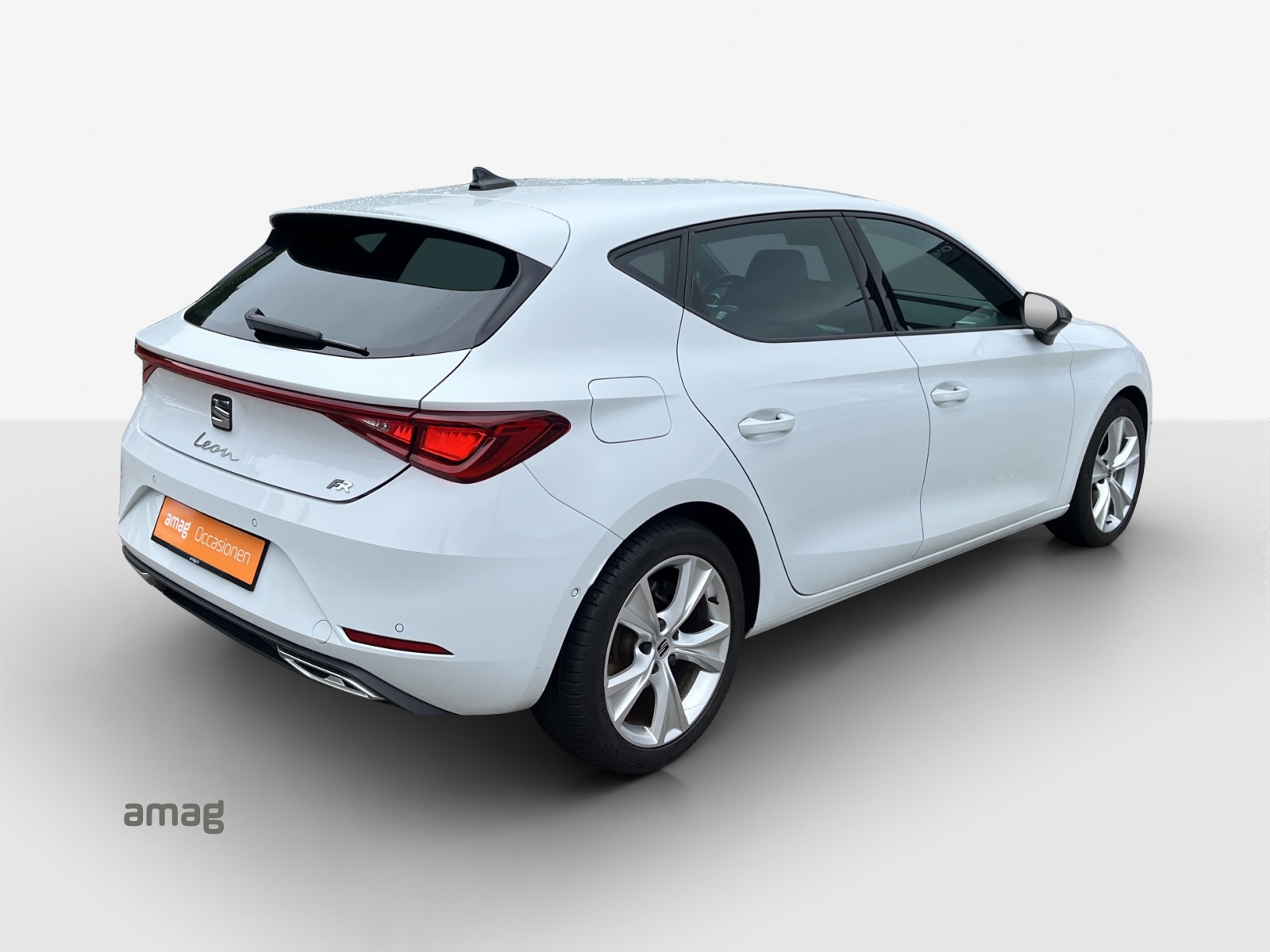 SEAT Leon 1.5 eTSI mHEV DSG FR-image-4