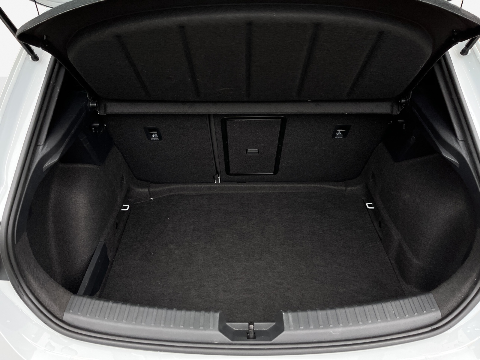 SEAT Leon 1.5 eTSI mHEV DSG FR-image-12