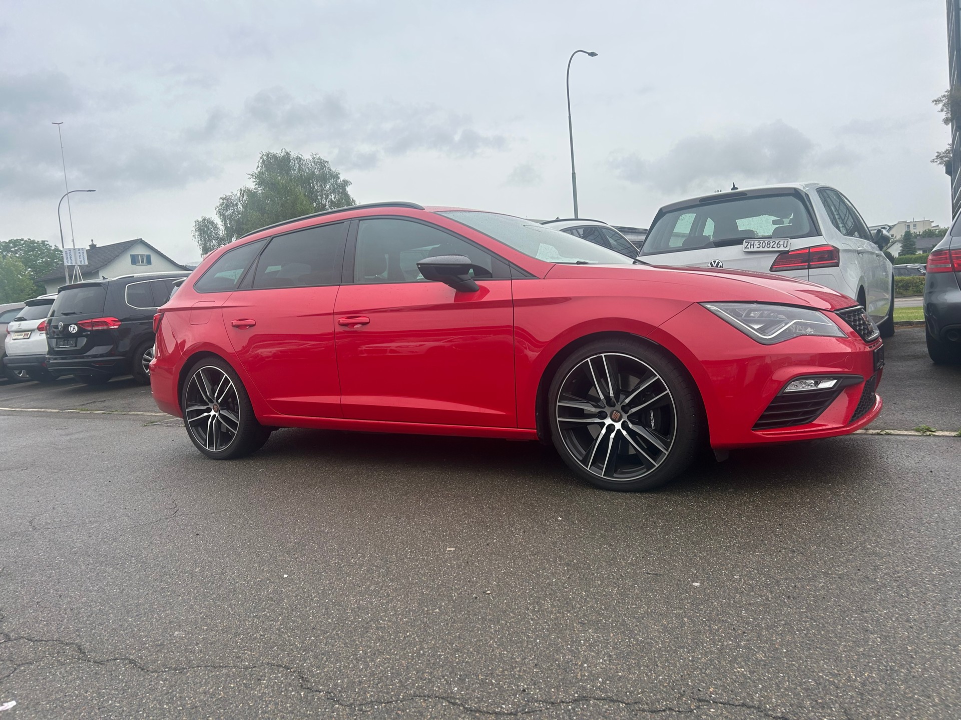 SEAT Leon ST 2.0 TSI Swiss Cupra 300 4 Drive DSG-image-6