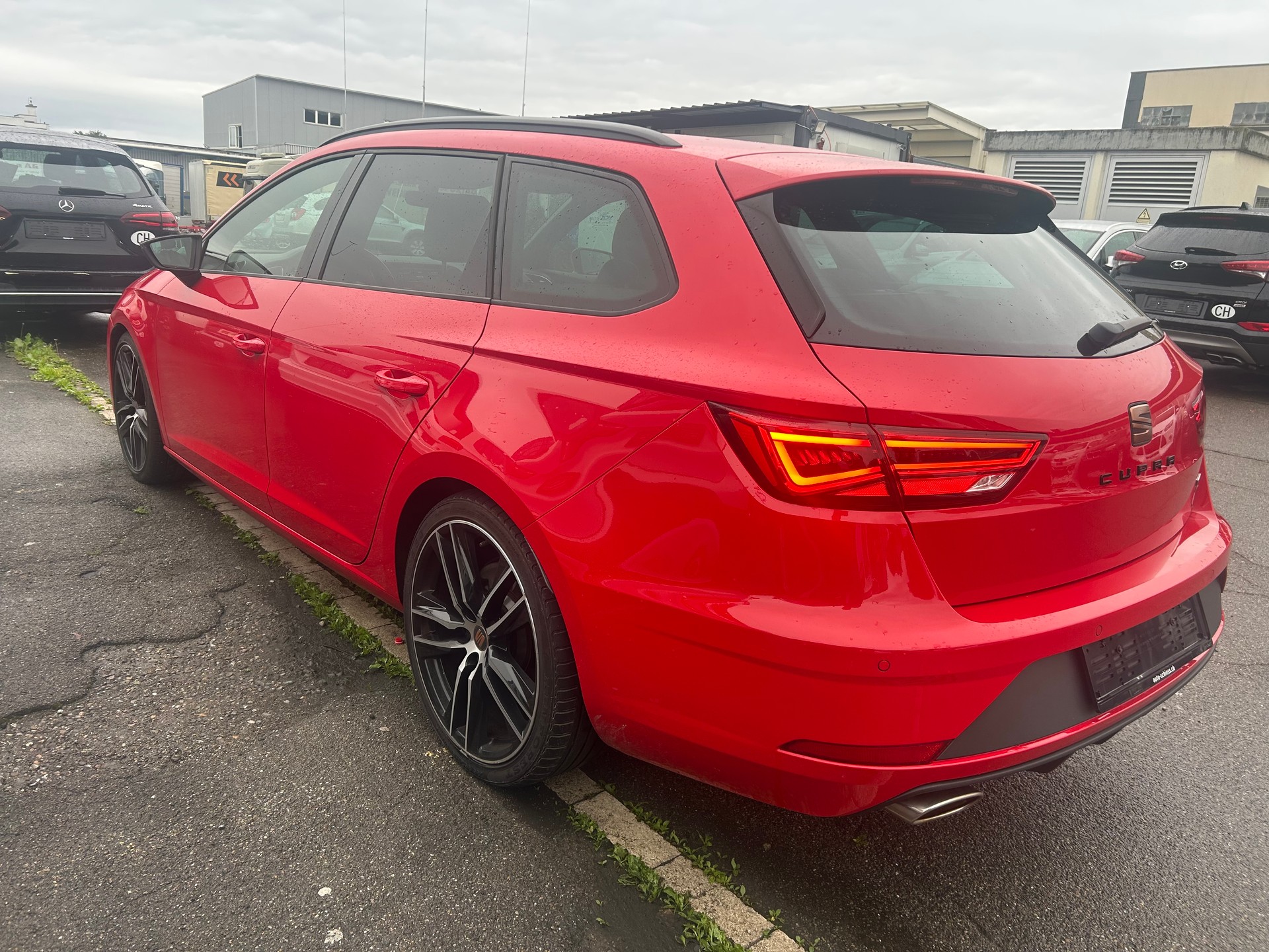 SEAT Leon ST 2.0 TSI Swiss Cupra 300 4 Drive DSG-image-10