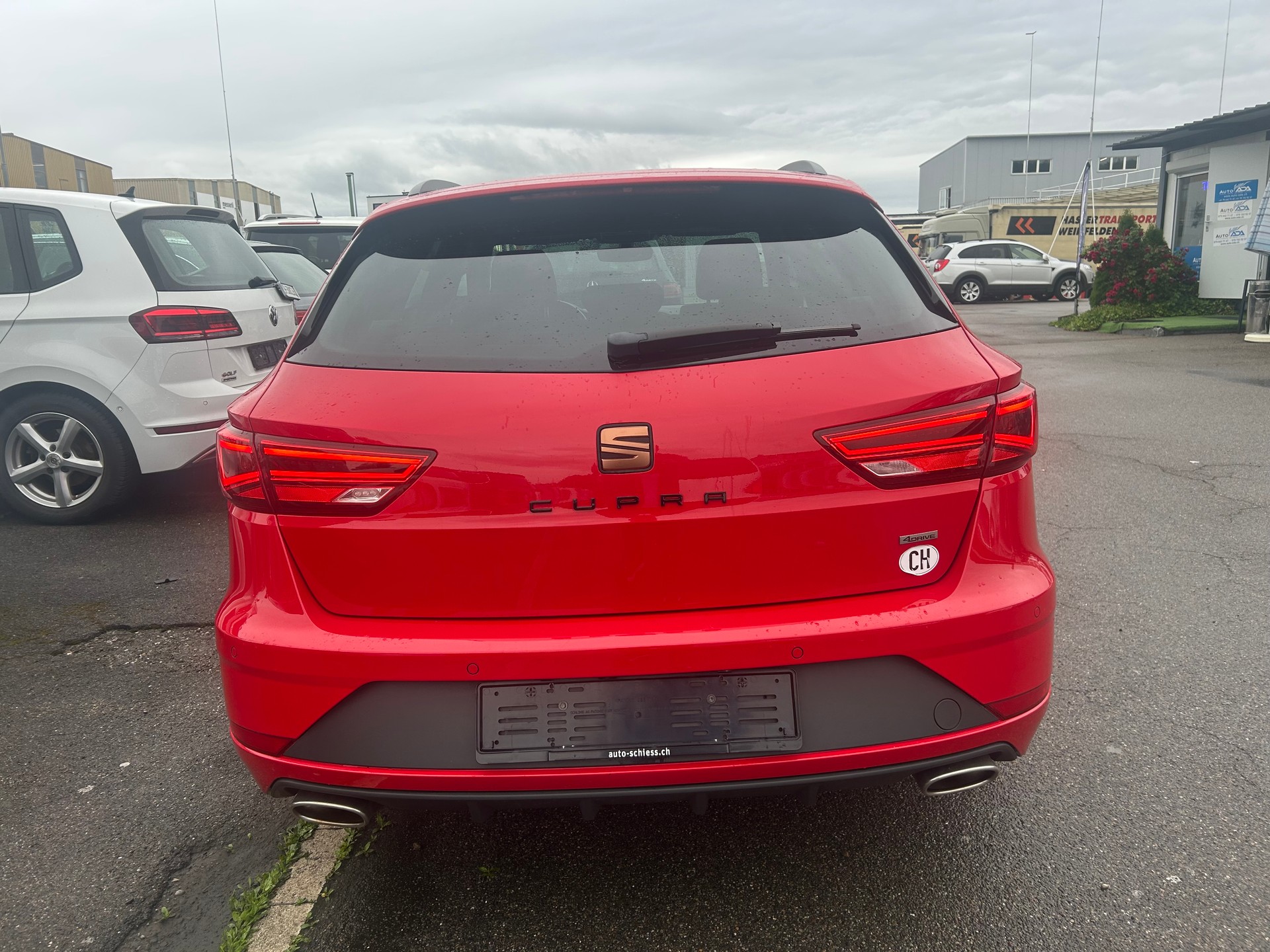 SEAT Leon ST 2.0 TSI Swiss Cupra 300 4 Drive DSG-image-11