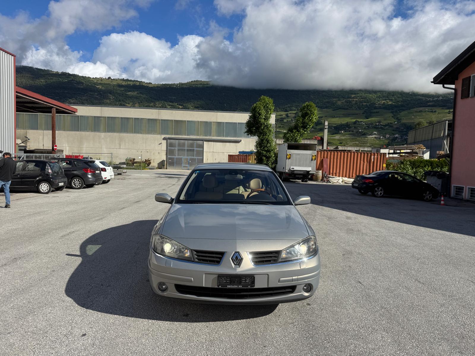RENAULT Laguna 3.0 V6 24V Dynamique Automatic-image-2