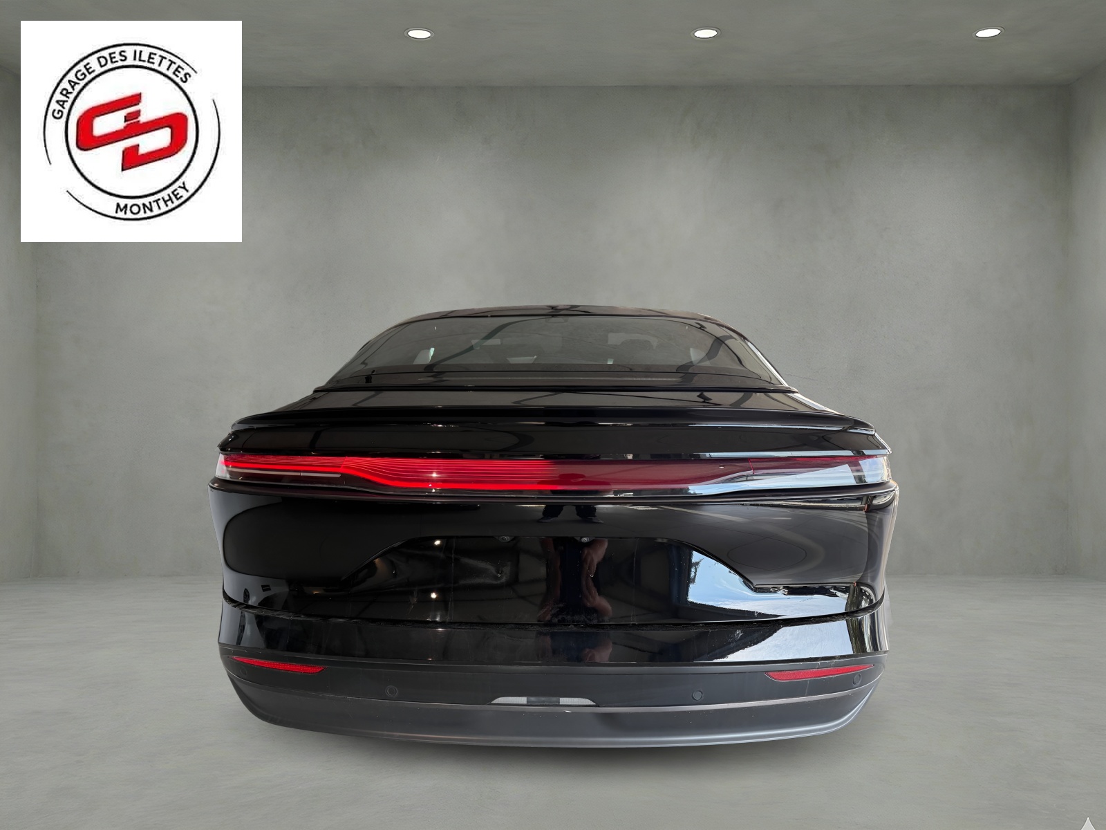 LUCID Midnight Dream Edition-showroom-element-1