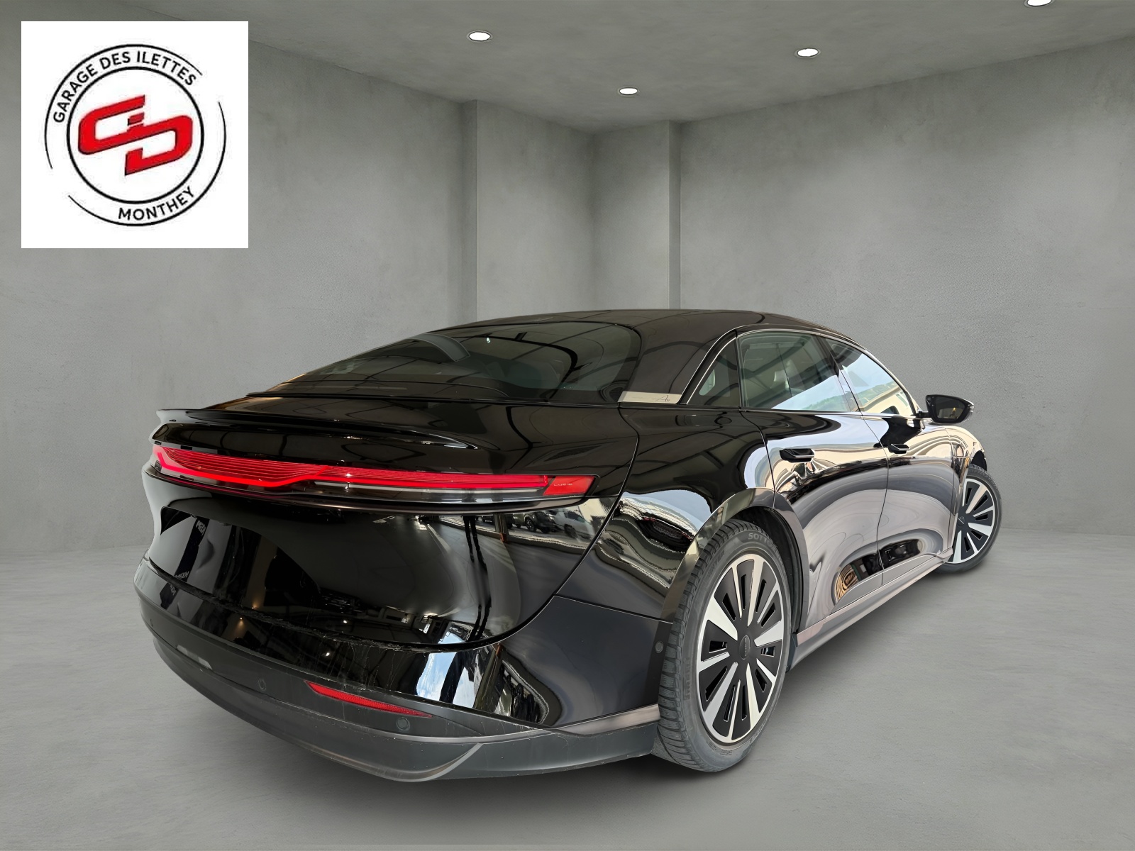 LUCID Midnight Dream Edition-showroom-element-2