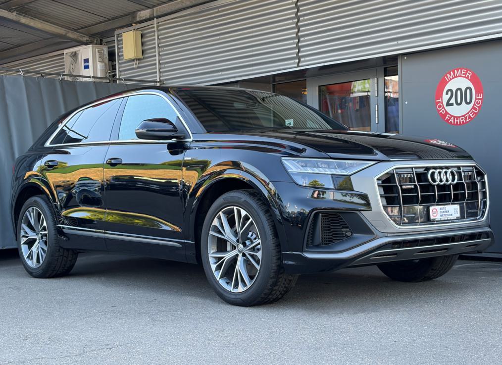 AUDI Q8 55 TFSi quattro S line-showroom-element-1