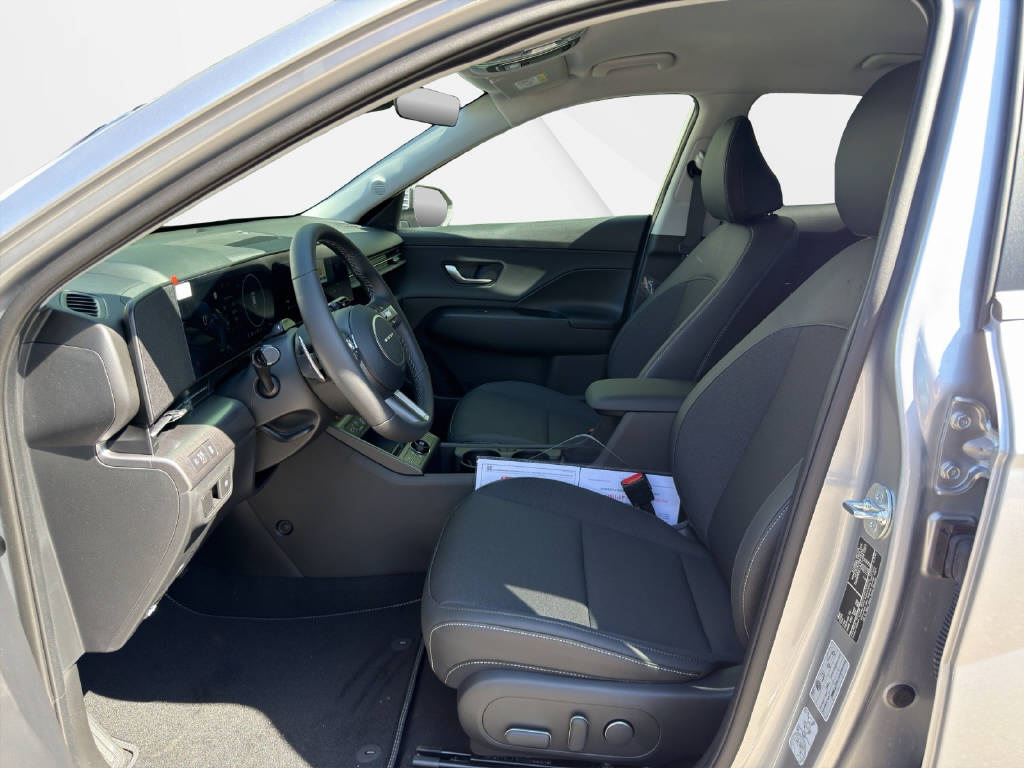 HYUNDAI Kona EV 65.4 kWh Amplia-image-4
