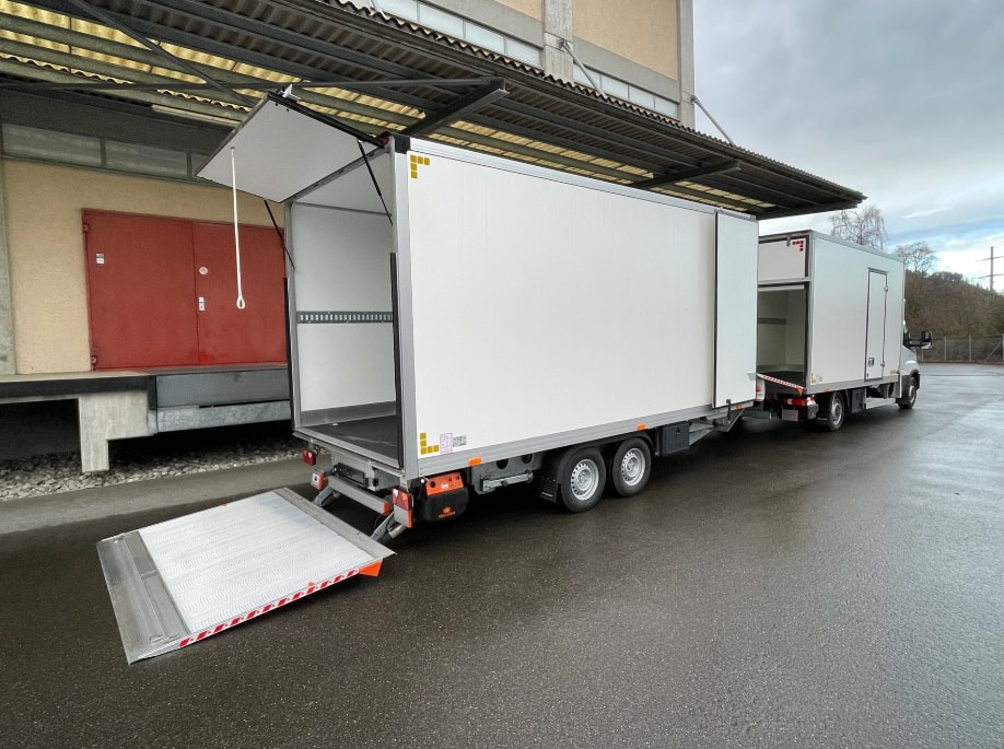 IVECO Daily 35 S 18H A8 Durchlader mit 2x Hebebühnen-showroom-element-3