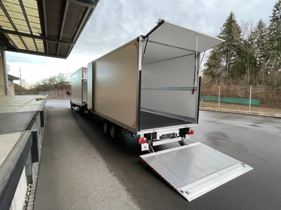 IVECO Daily 35 S 18H A8 Durchlader mit 2x Hebebühnen-image-12