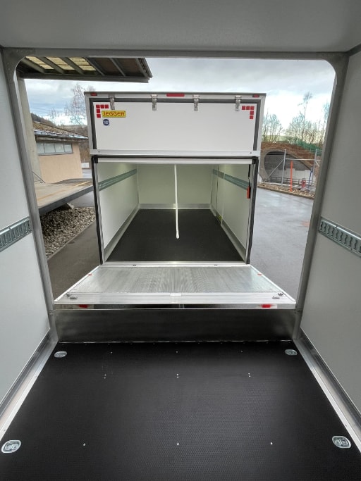 IVECO Daily 35 S 18H A8 Durchlader mit 2x Hebebühnen-image-18
