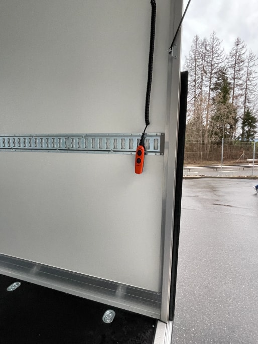 IVECO Daily 35 S 18H A8 Durchlader mit 2x Hebebühnen-image-9