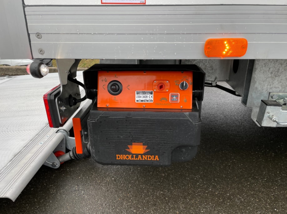 IVECO Daily 35 S 18H A8 Durchlader mit 2x Hebebühnen-image-22