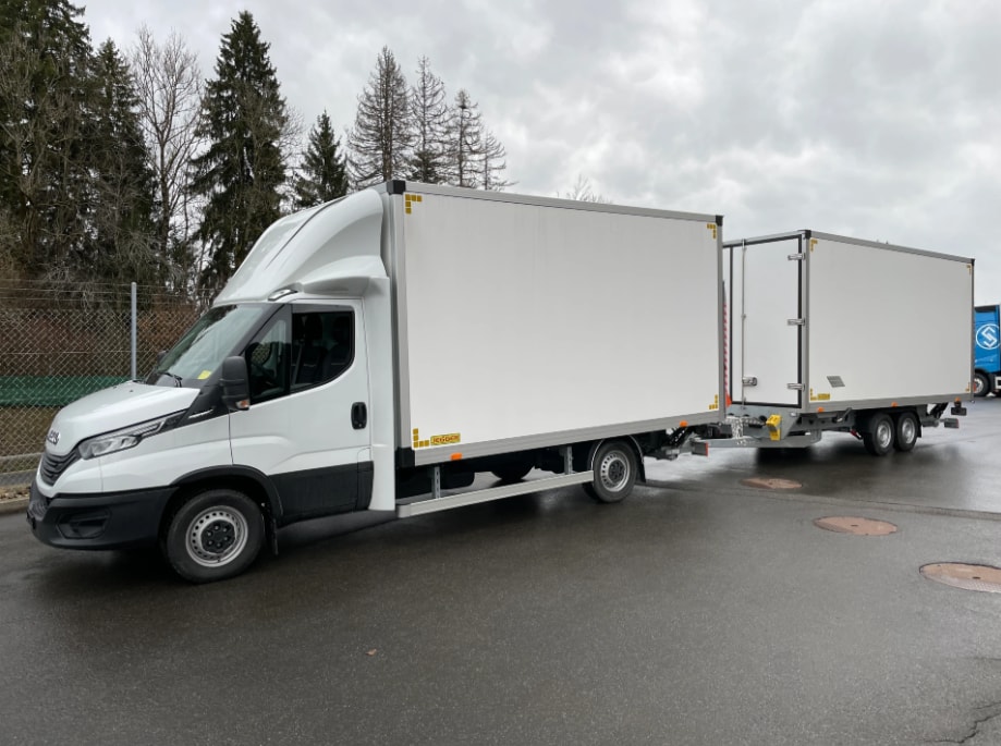 IVECO Daily 35 S 18H A8 Durchlader mit 2x Hebebühnen-image-17