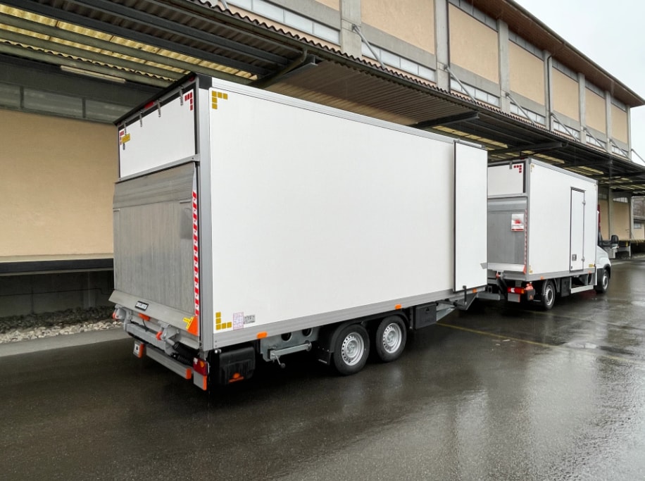 IVECO Daily 35 S 18H A8 Durchlader mit 2x Hebebühnen-showroom-element-2