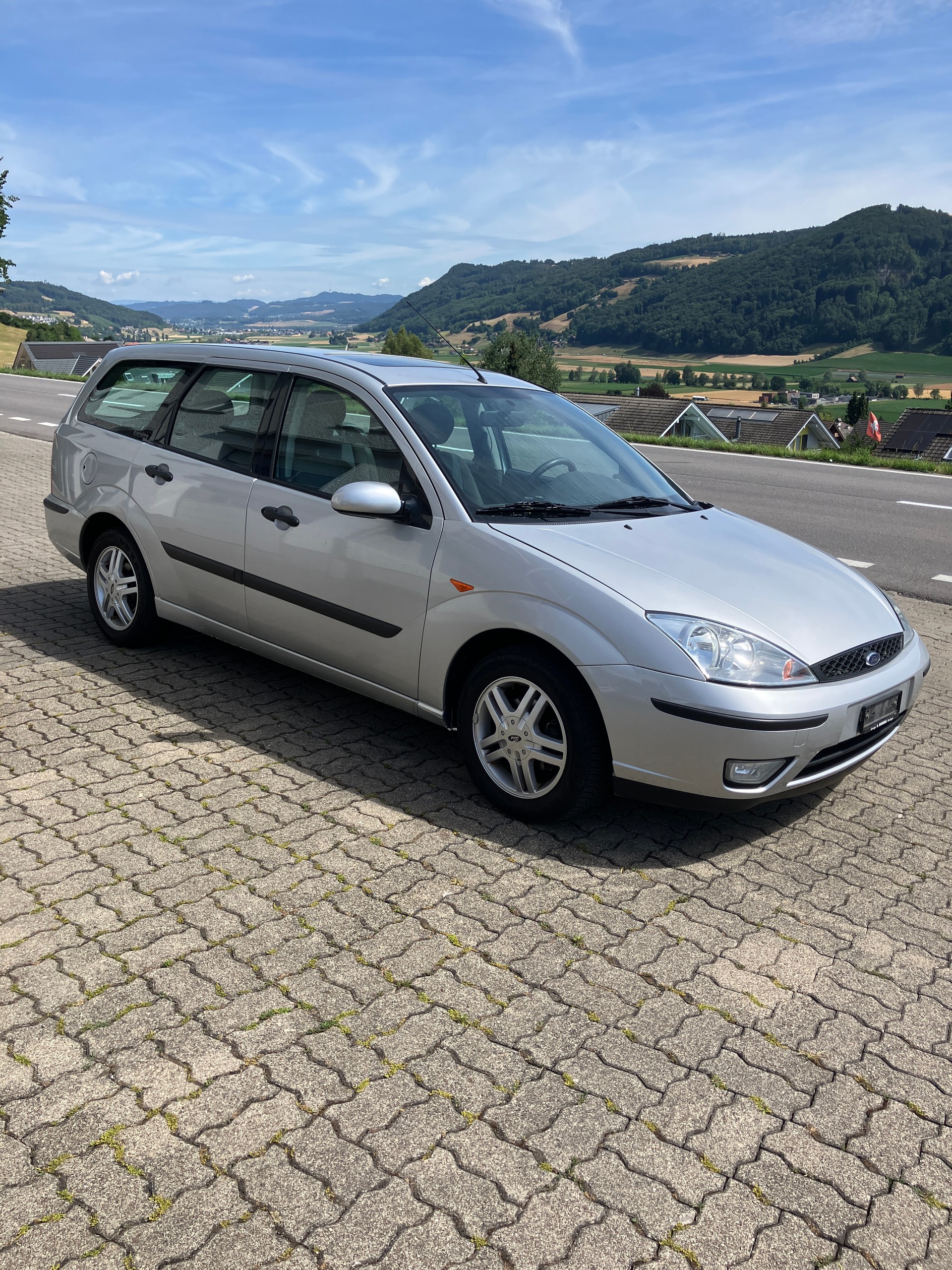 FORD Focus 2.0i 16V Carving-image-1