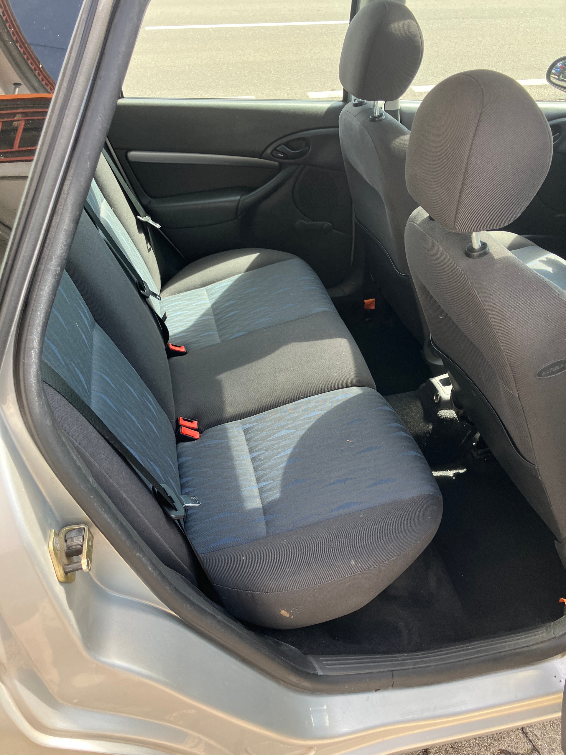 FORD Focus 2.0i 16V Carving-image-4